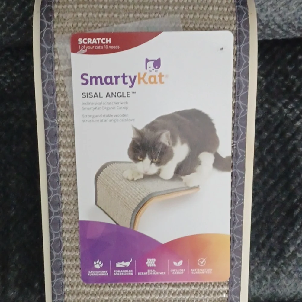 New SmartyKat Sisal Angle Ramp Cat Scratcher With Catnip